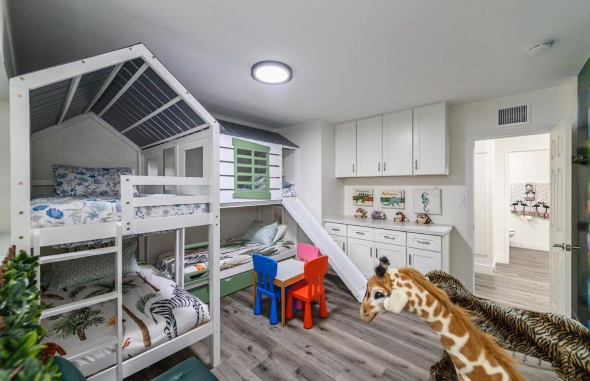 Spacious Disneyland 5 Bedroom 4 Bath House With Game Room Anaheim Dış mekan fotoğraf